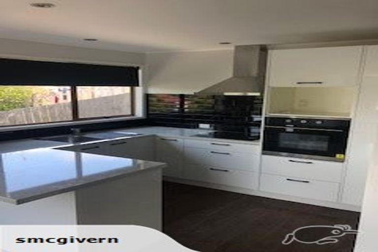 Photo of property in 32 Pisces Road, Glen Eden, Auckland, 0602