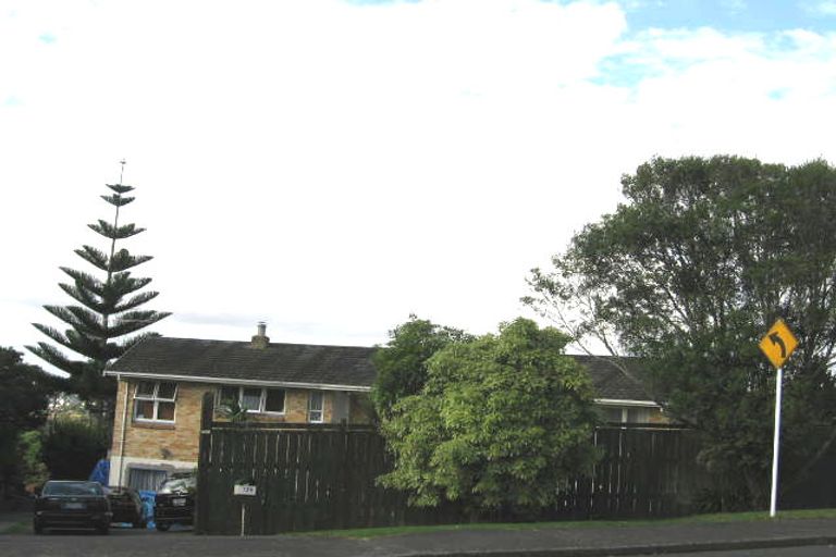 Photo of property in 125 Glengarry Road, Glen Eden, Auckland, 0602