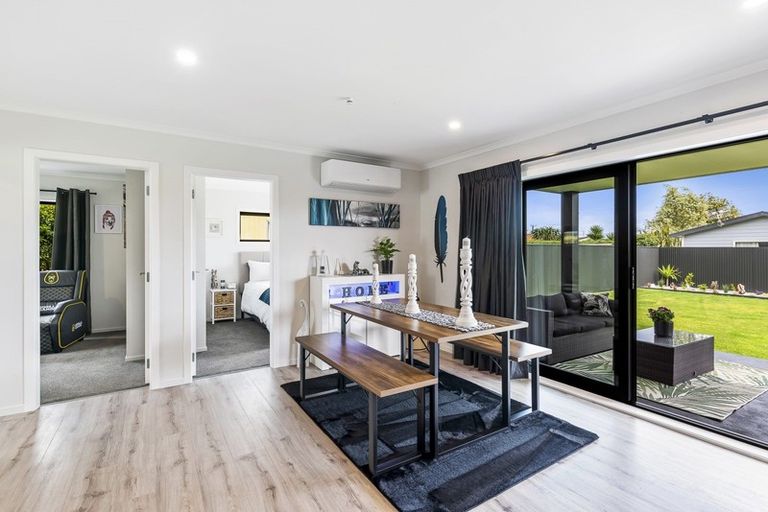 Photo of property in 124 Main Road, Waikanae, 5036