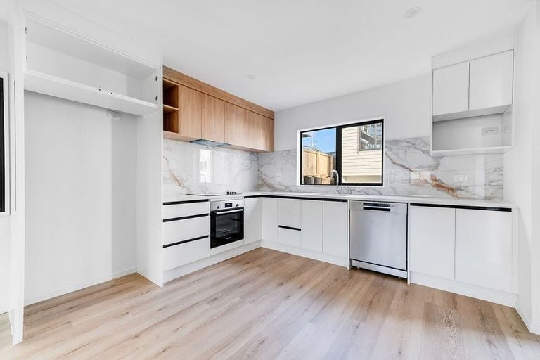 Photo of property in 53f Evans Road, Glen Eden, Auckland, 0602