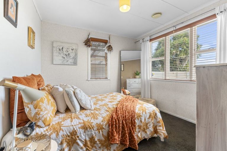 Photo of property in 71 Mountain Road, Sentry Hill, New Plymouth, 4373