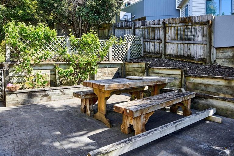 Photo of property in 24 Molyneux Close, Whitby, Porirua, 5024