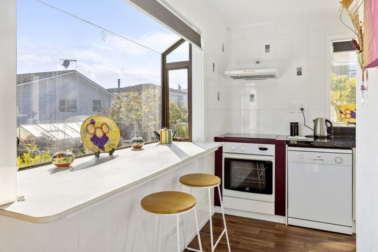 Photo of property in 2/25 Golders Place, Richmond Heights, Taupo, 3330