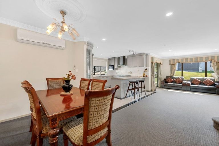 Photo of property in 26 Chateau Rise, Flat Bush, Auckland, 2016