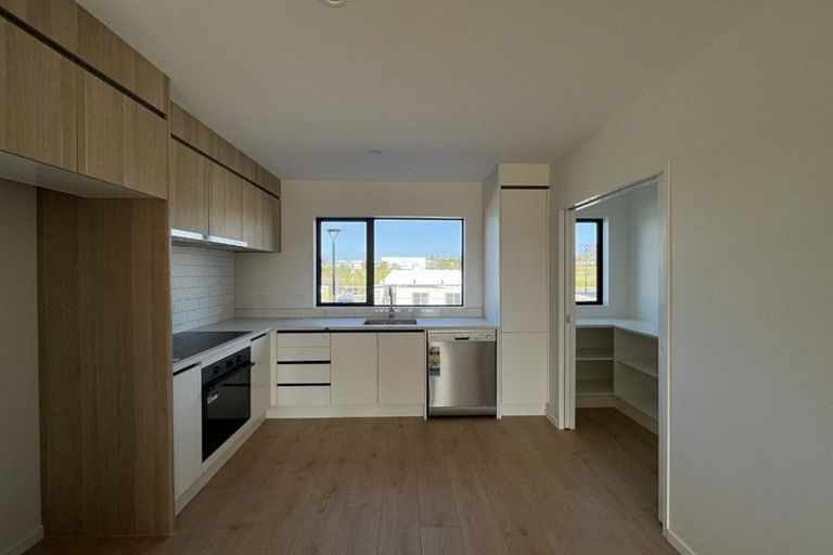 Photo of property in 5 Mataitai Road, Hobsonville, Auckland, 0618