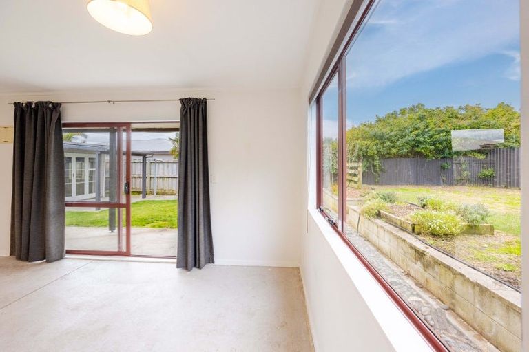 Photo of property in 9 Pukeko Place, Westshore, Napier, 4110