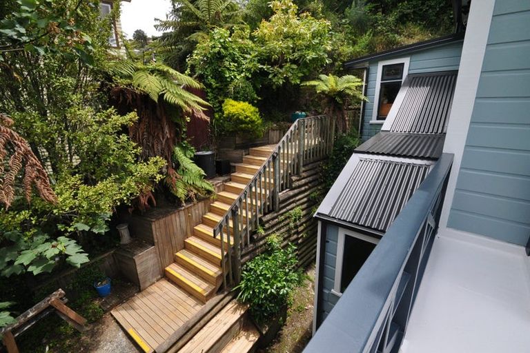 Photo of property in 140 Glenmore Street, Northland, Wellington, 6012