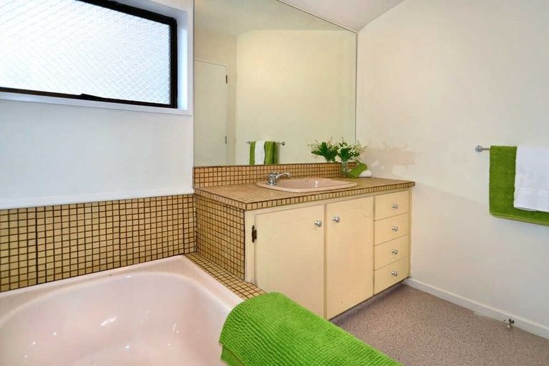 Photo of property in 10 Rembrandt Place, Burnside, Christchurch, 8053
