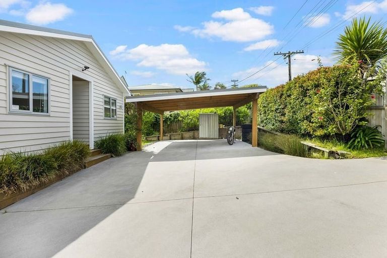 Photo of property in 22 Tiri Road, Manly, Whangaparaoa, 0930
