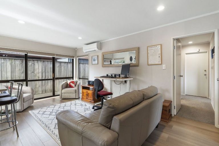 Photo of property in 1/35 Golfland Drive, Golflands, Auckland, 2013