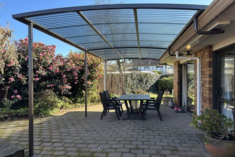 Photo of property in 1/16a Sayers Crescent, Ilam, Christchurch, 8041