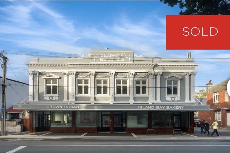 Photo of property in 121d The Parade, Island Bay, Wellington, 6023