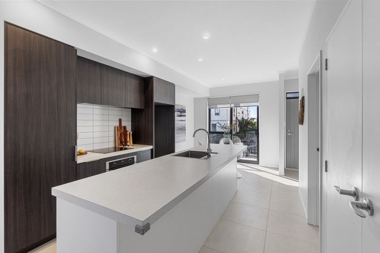 Photo of property in 39 Nugget Avenue, Hobsonville, Auckland, 0616