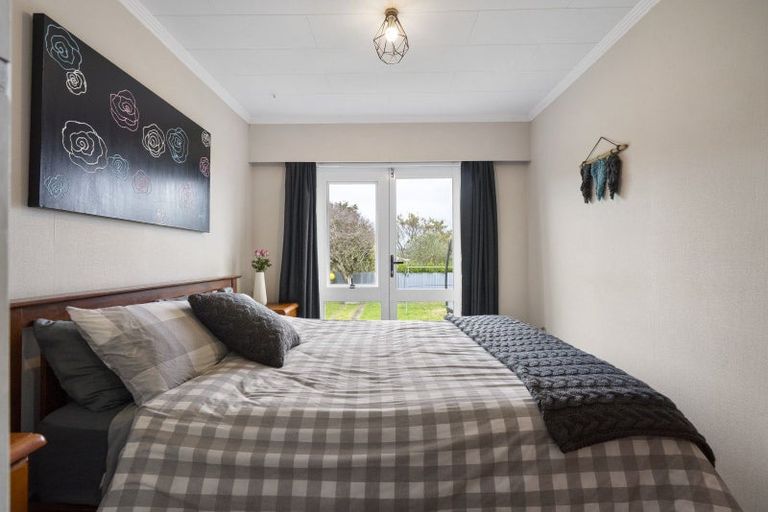 Photo of property in 3 Blenheim Place, Vogeltown, New Plymouth, 4310