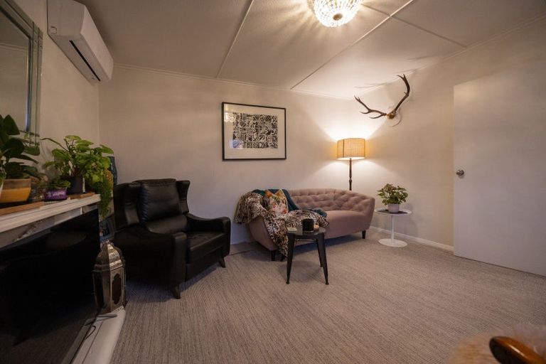 Photo of property in 16 Aberdeen Avenue, Takaro, Palmerston North, 4412