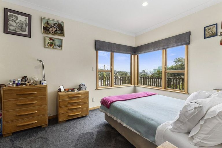 Photo of property in 156 Nevay Road, Karaka Bays, Wellington, 6022