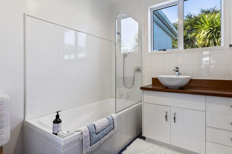 Photo of property in 3 Mahuta Road, Waitahanui, Taupo, 3378