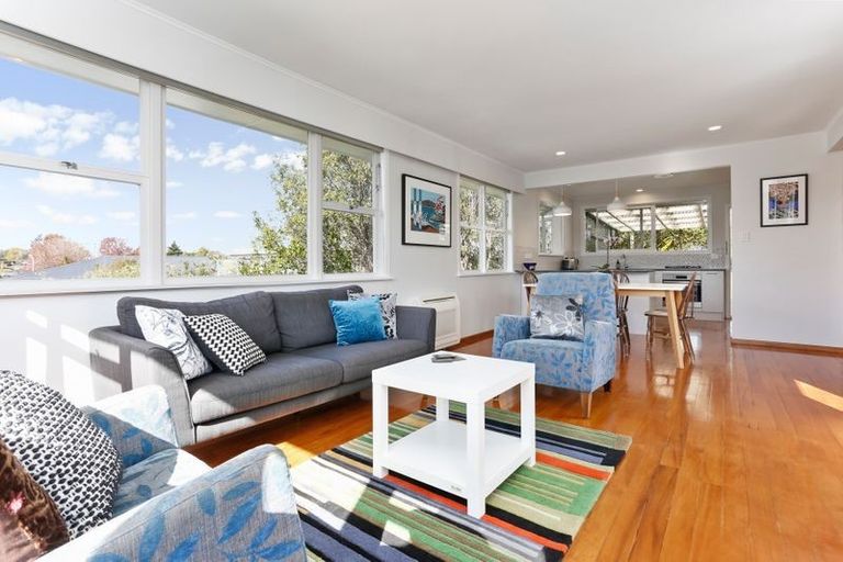 Photo of property in 39 Tahi Terrace, Glen Eden, Auckland, 0602