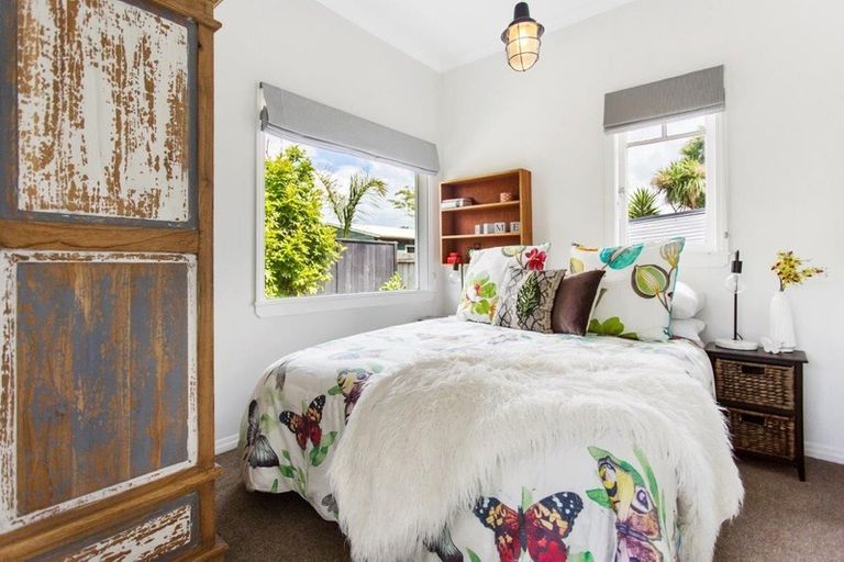 Photo of property in 36 Matapouri Road, Mangere Bridge, Auckland, 2022