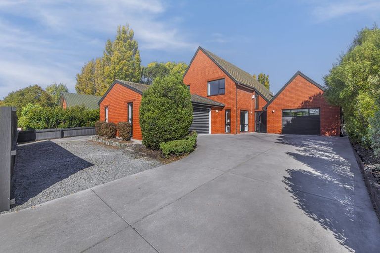 Photo of property in 17 Sayers Crescent, Ilam, Christchurch, 8041