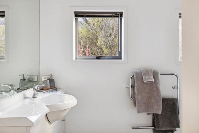 Photo of property in 13 Meadowbrook Place, Wanaka, 9305