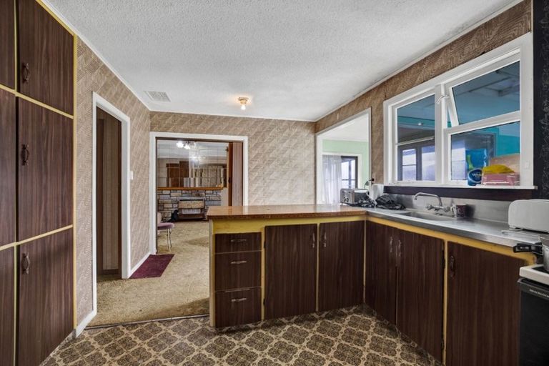 Photo of property in 30 Paritutu Road, Spotswood, New Plymouth, 4310