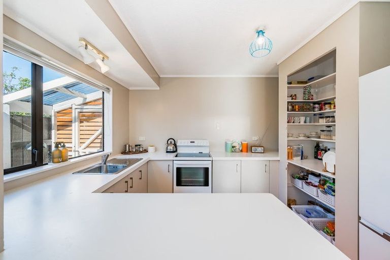 Photo of property in 7 Rodney Grove, Paraparaumu, 5032