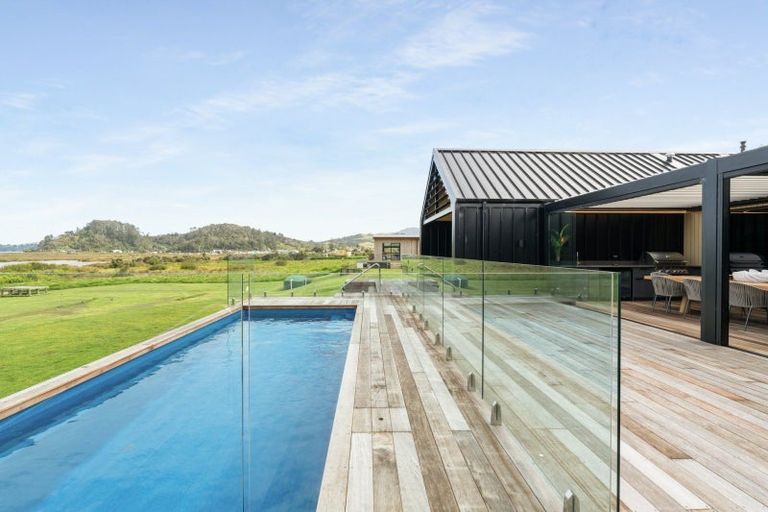 Photo of property in 18 Koromiko Drive, Coromandel, 3506