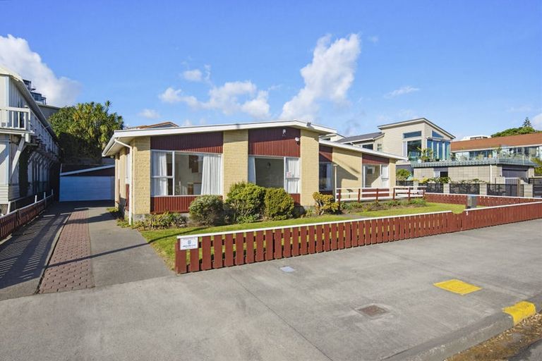 Photo of property in 5 Marine Parade, Paraparaumu Beach, Paraparaumu, 5032