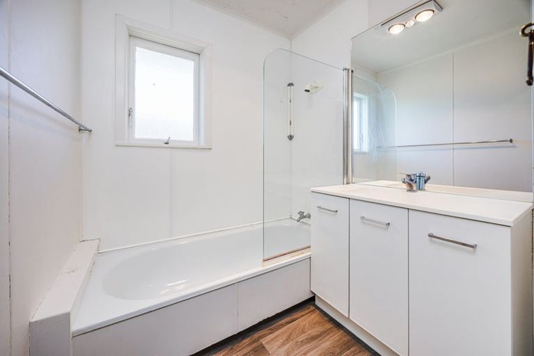 Photo of property in 41 Hill Crescent, Papakura, 2110