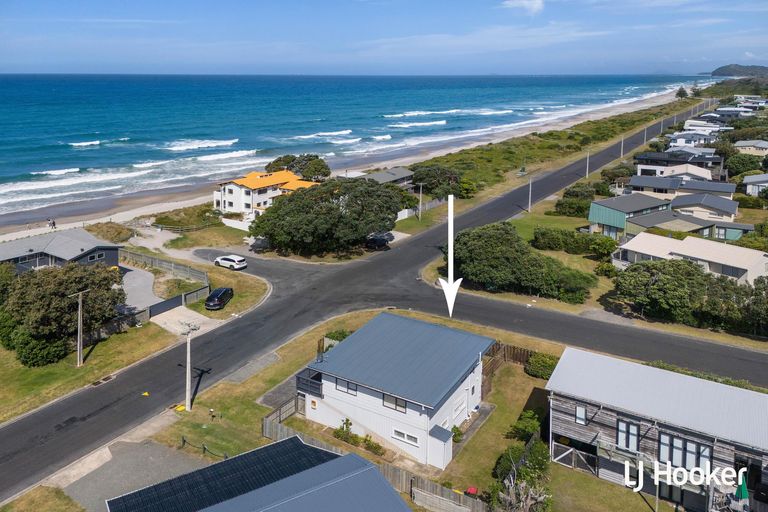 Photo of property in 64a Bway Road, Waihi Beach, 3611