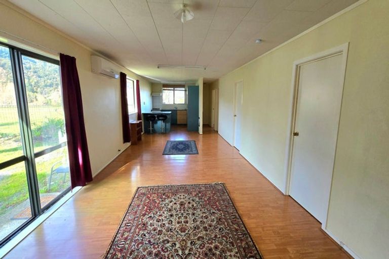 Photo of property in 27 Mary Huse Grove, Manor Park, Lower Hutt, 5019