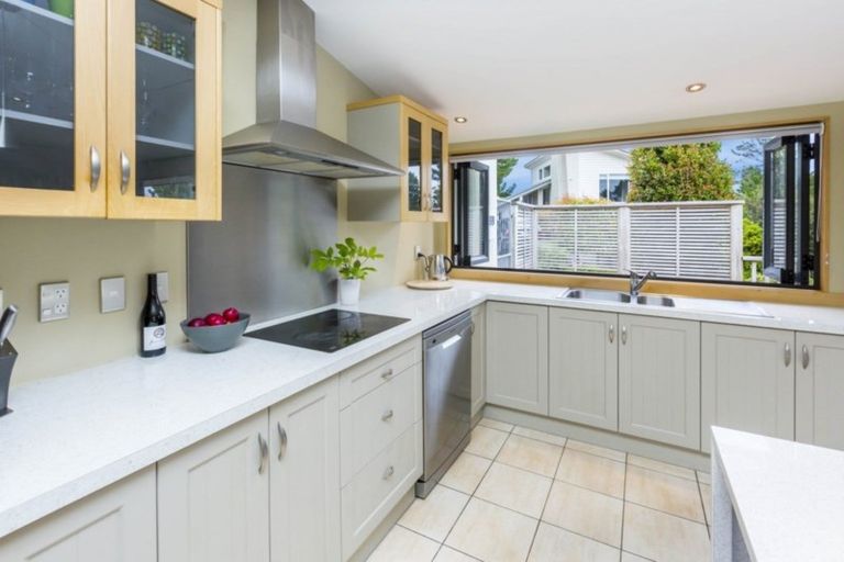 Photo of property in 22 Mount Marua Way, Timberlea, Upper Hutt, 5018