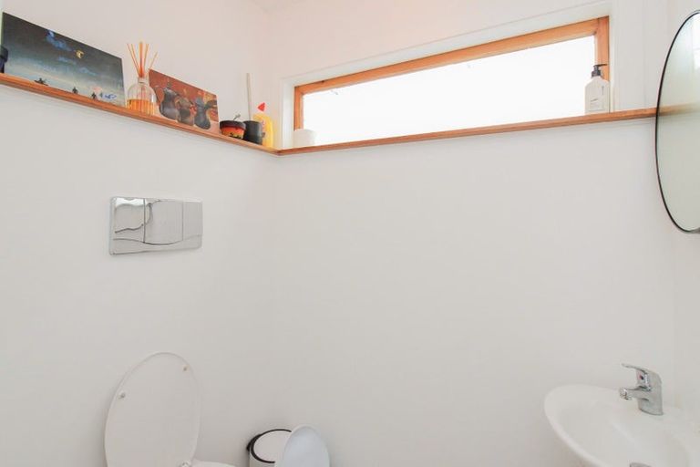 Photo of property in 71 Freyberg Street, Lyall Bay, Wellington, 6022