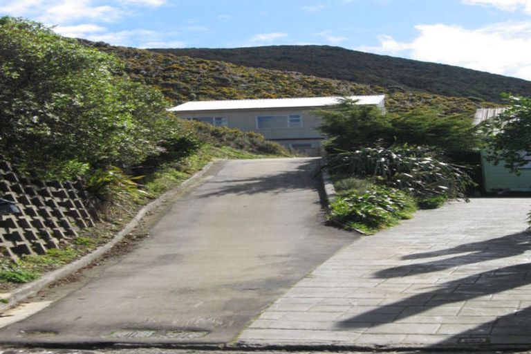 Photo of property in 121 Thurleigh Grove, Karori, Wellington, 6012