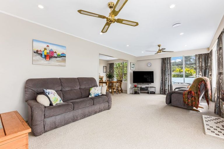 Photo of property in 27 Staithes Drive North, Whitby, Porirua, 5024