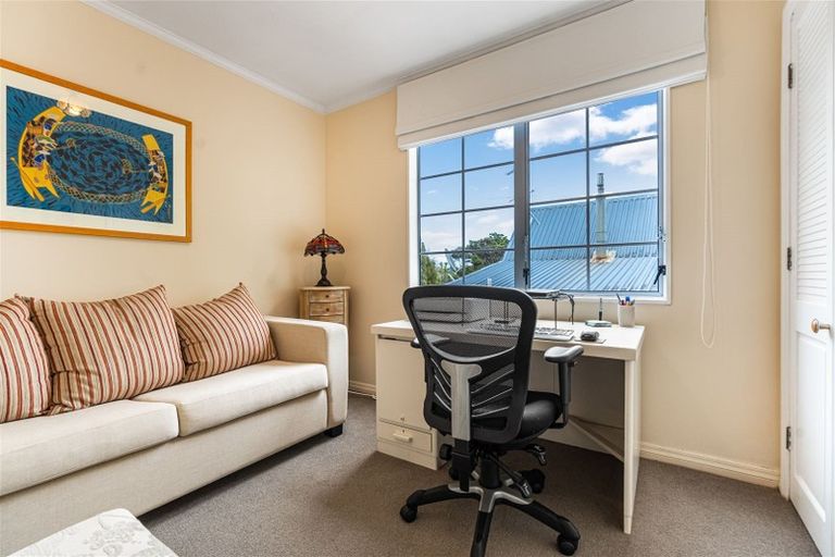 Photo of property in 1/18 Coroglen Avenue, Birkenhead, Auckland, 0626