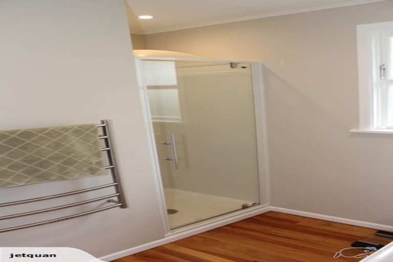 Photo of property in 6 Warren Street, Paparangi, Wellington, 6037