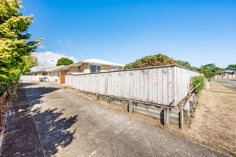 Photo of property in 12a Callender Terrace, Paraparaumu Beach, Paraparaumu, 5032