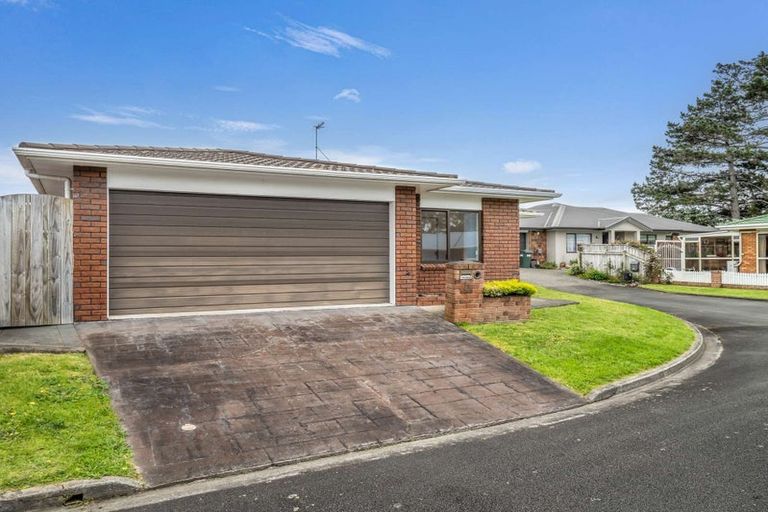 Photo of property in 1 Loader Place, Tawhero, Whanganui, 4501