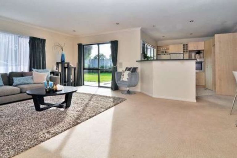 Photo of property in 39 Ian Sage Avenue, Long Bay, Auckland, 0630