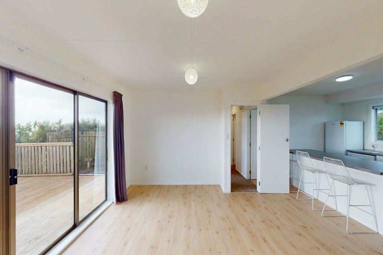 Photo of property in 22 Link Road, Newlands, Wellington, 6037