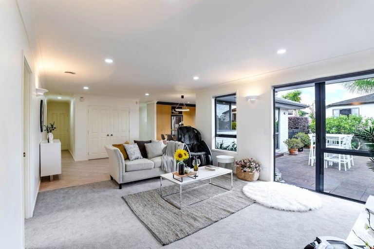 Photo of property in 4 Mahina Place, Te Atatu Peninsula, Auckland, 0610