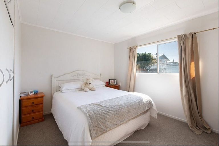 Photo of property in 5 The Crescent, Waihi Beach, 3611