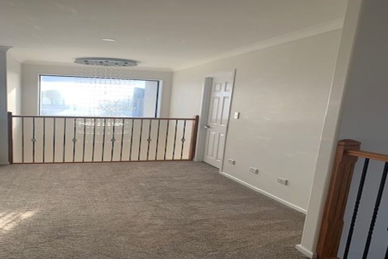 Photo of property in 24 Drumbuoy Drive, Flat Bush, Auckland, 2019