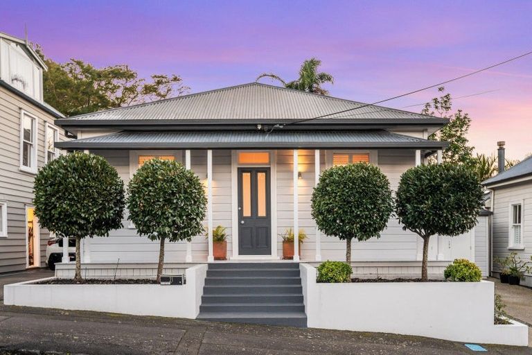 Photo of property in 21 St Aubyn Street, Devonport, Auckland, 0624