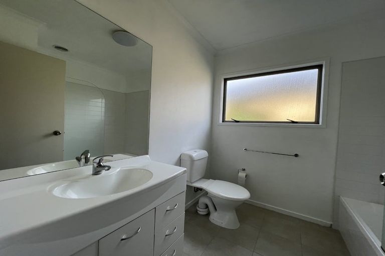 Photo of property in 15/94 Glengarry Road, Glen Eden, Auckland, 0602