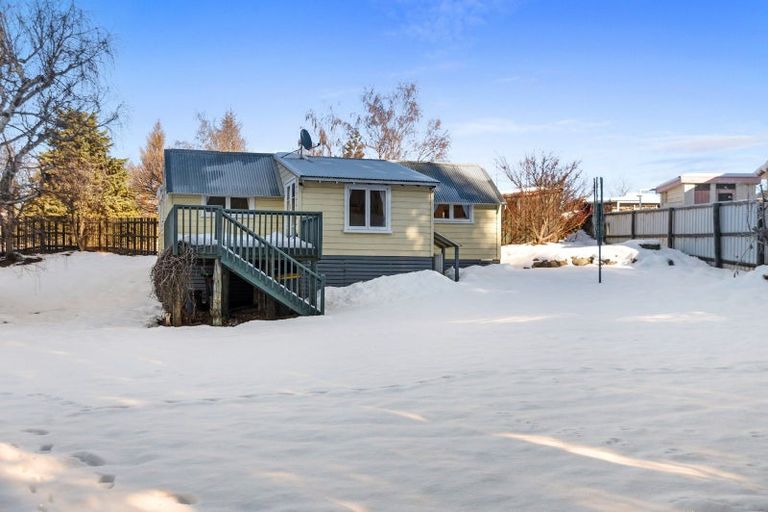 Photo of property in 1 Alexandra Terrace, Lake Tekapo, 7999