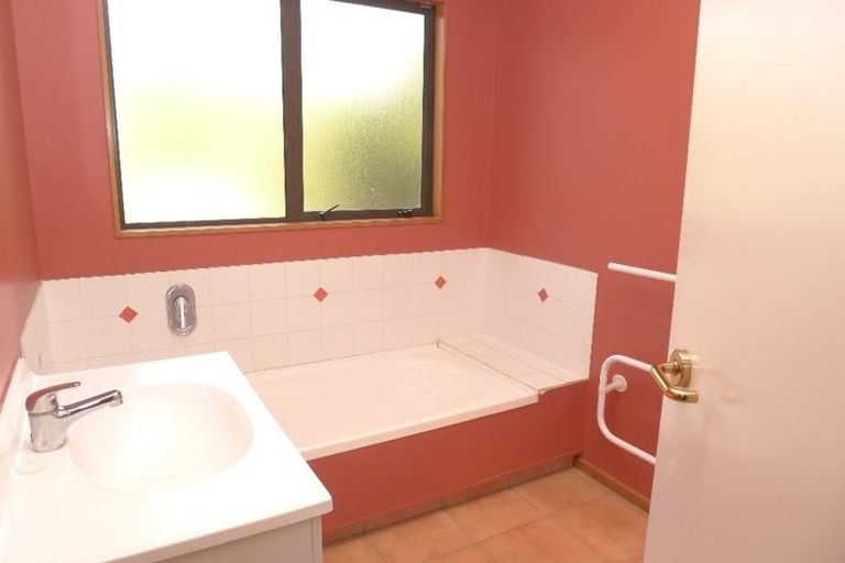 Photo of property in 20 Ngaio Road, Raumati Beach, Paraparaumu, 5032