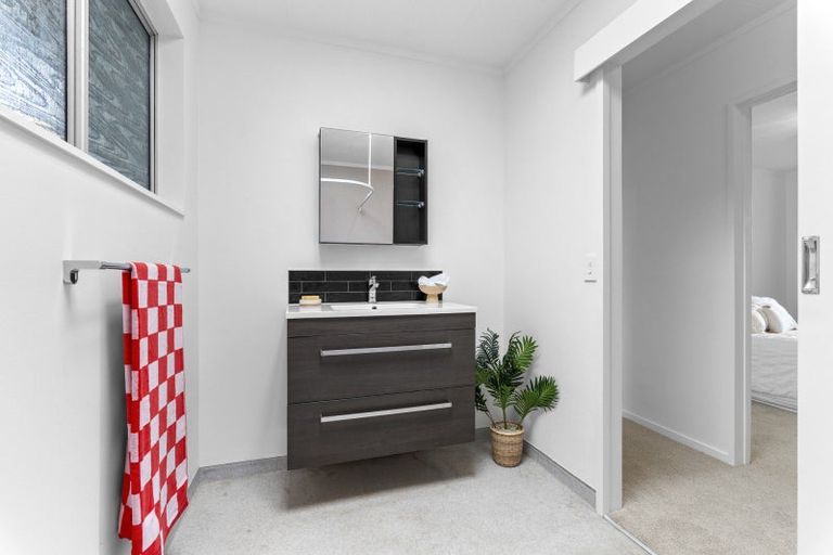 Photo of property in 3/62 Wallace Place, Westown, New Plymouth, 4310